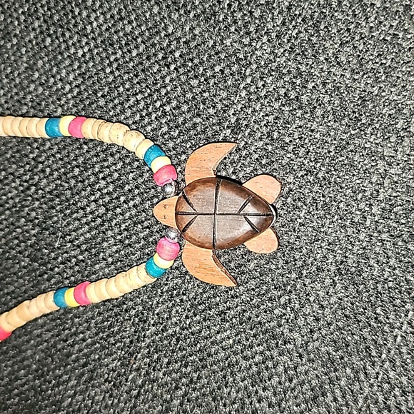 Wooden Turtle Necklace 18 Inches 🎄31 - Picture 3 of 5